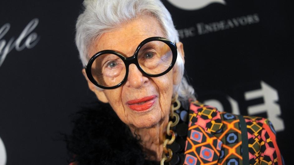 Најстарата манекенка на светот: Ајрис Апфел на 97 години ќе прошета на писта