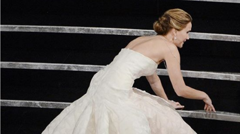 Упс... 10 најнезгодни моменти од доделувањето на Оскарите!