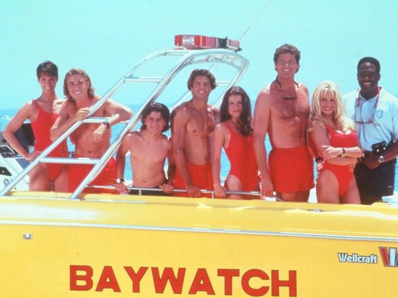 (ФОТО) Поминати се долги 30 години: Како денес изгледаат актерите од хит серијата 'Baywatch'?