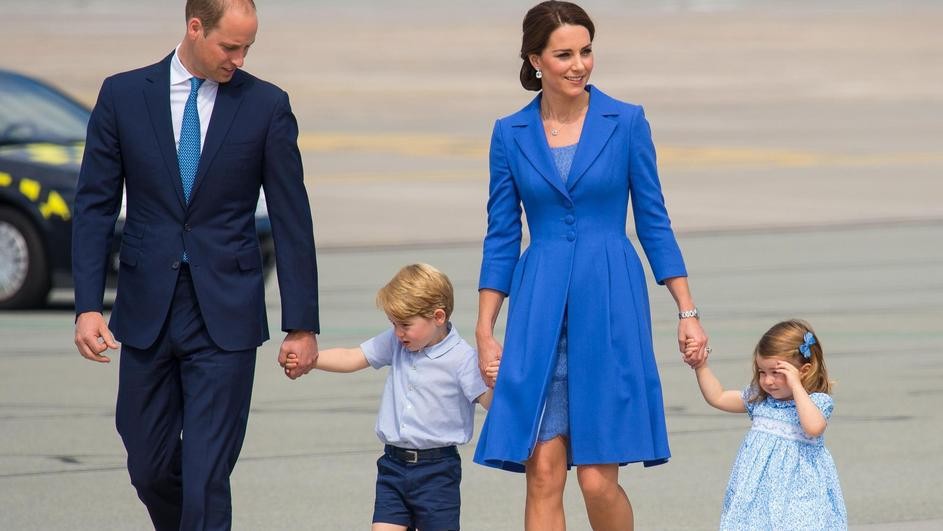 (ФОТО) Принцот Џорџ наполни 6 години: Мама Кејт сподели негови портрети