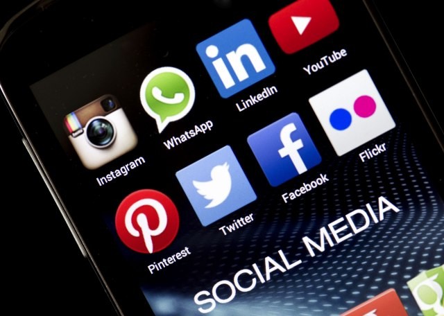Популарните апликации добиваат нови „титули“: Инстаграм и WhatsApp од Фејсбук