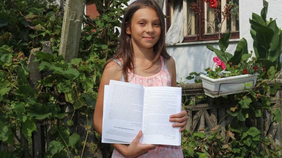 „Вистина e, немам интернет, ни мобилен, дојдете ако сакате да ме запознаете“: Зборовите на Маријана (12) воодушевуваат