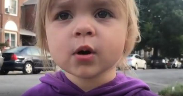 Видео кое ќе ве разнежни: Секоја мајка копнее за дете како ова девојче