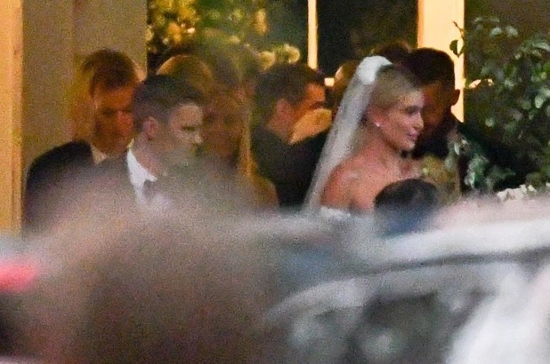 (ФОТО) Луксуз на сите страни: Џастин и Хајли направија венчавка за паметење