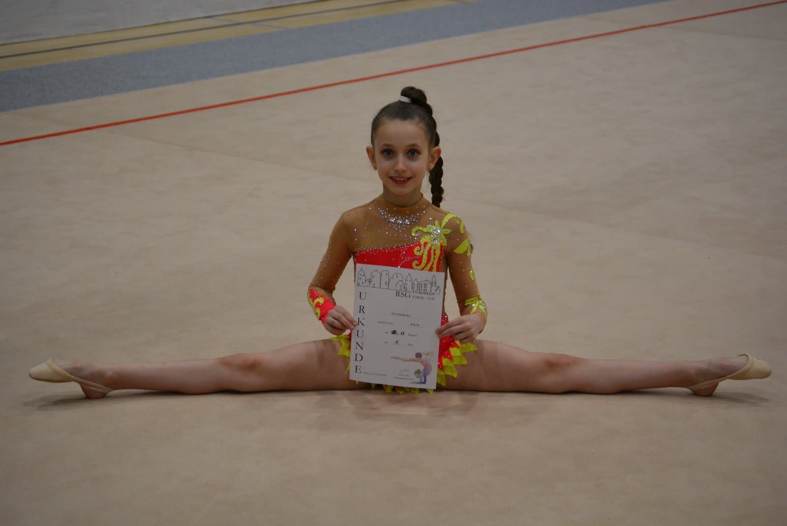 Златен медал за 9 - годишната гимнастичарката Ева Соколовска во Германија