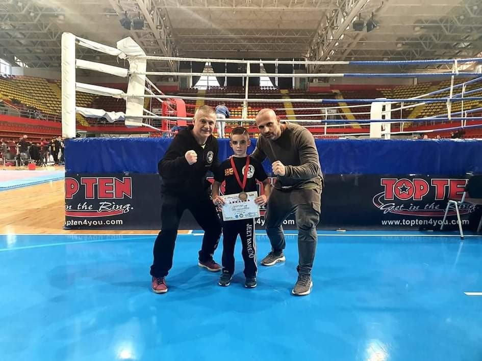 Стумичанецот Алекс е државен шампион во кик-бокс: Има 7 години и безброј медали зад себе