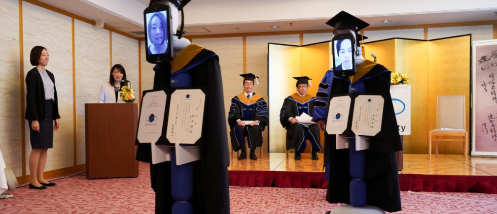 Роботи наместо студенти: Како се одржува свеченоста по повод дипломирањето во време на пандемијата