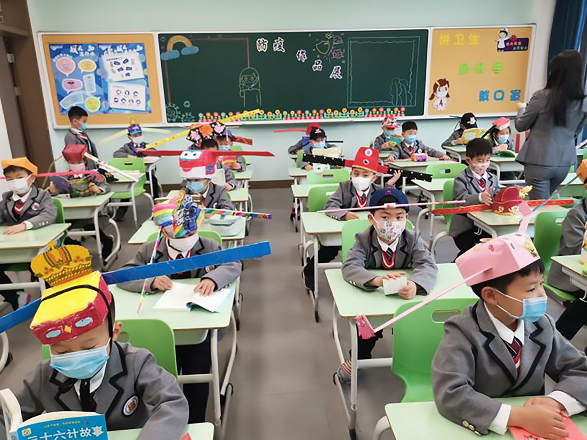 Училиште во Кина со брилијатно решение: Најде начин како да ги задржи децата на растојание