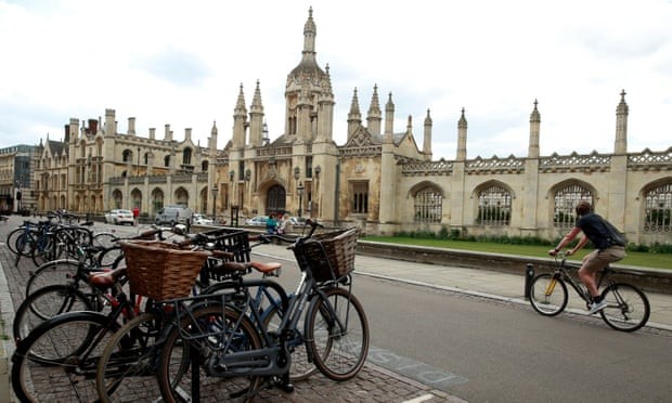 Кембриџ со онлајн предавања сè до лето 2021 година