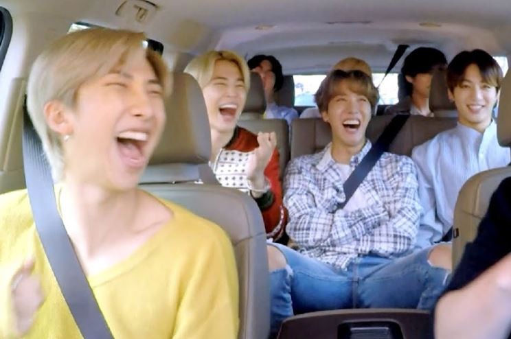 Досега необјавено видео од БТС: Погледнете што пеат момците во „Carpool“ караоке