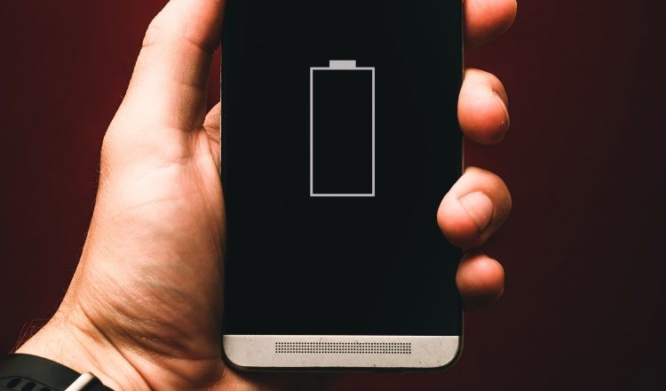 Пет митови во кои веруваме и кои се поврзани со животниот век на батериите на мобилните телефони