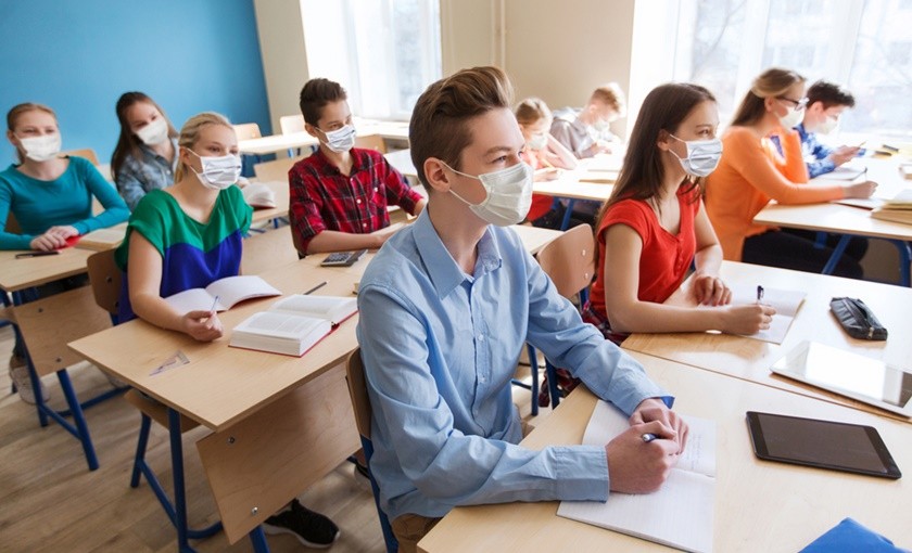 Сите правила за новата учебна година: Кој ќе носи маски, како се седи во училниците, кога ќе почне наставата