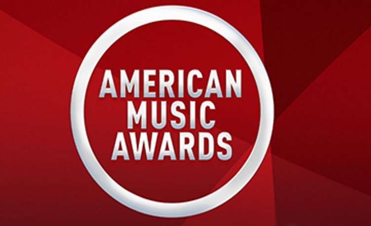Американски музички награди: Тејлор Свифт уметник на годината, Ариана ништо!