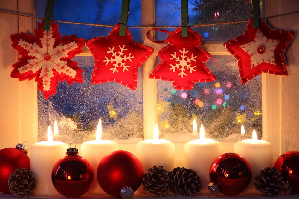Најубавите предлози за новогодишни декорации на прозорците: Лесно, брзо и последици по празниците