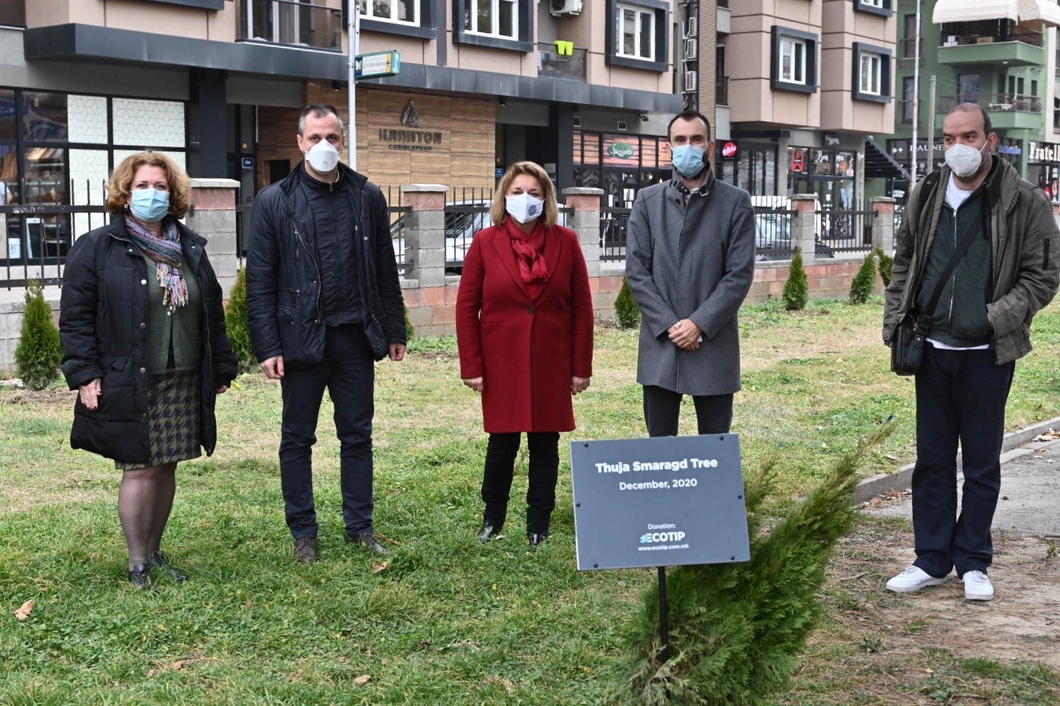Компанијата „Екотип“ донираше и засади зимзелени садници во кампусот на техничките факултети во Скопје