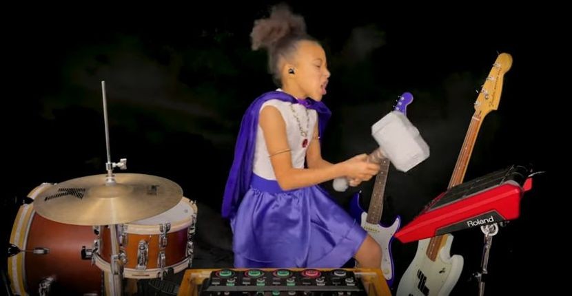 Таа е цел бенд: 10 - годишно девојче со неверојатна изведба на песна од „Лед Цепелин“