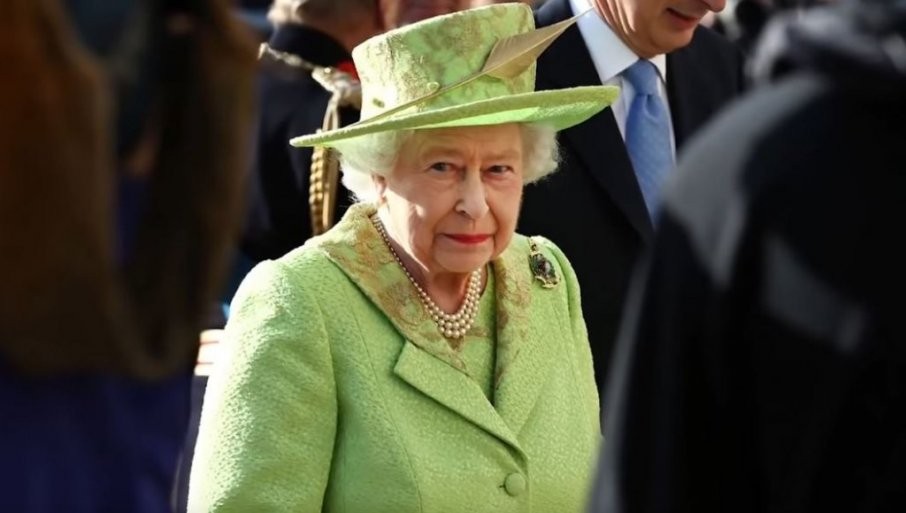 Многумина не знаат како се презивала кралицата Елизабета II, и еве зошто не се барало од кралското семејство да го користи презимето на јавни настапи
