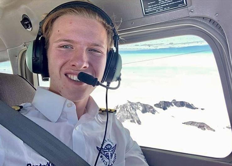 Ова 18-годишно момче е најмладата личност што самостојно патува со авион низ целиот свет: Наскоро планира нови патувања