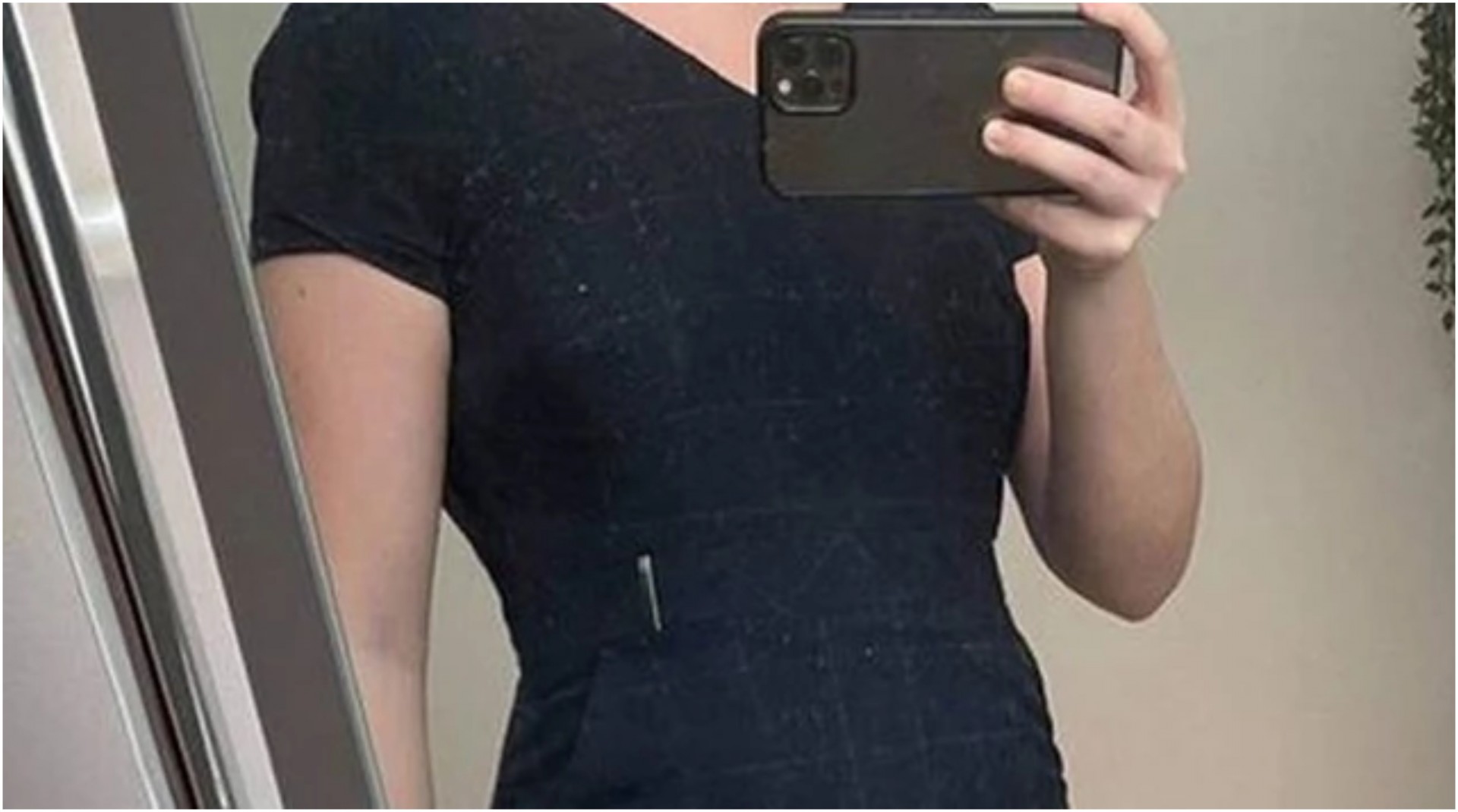 Гледате ли вие проблем овде: Студентка отишла на испит во фустан и добила предупредување поради облеката (ФОТО)