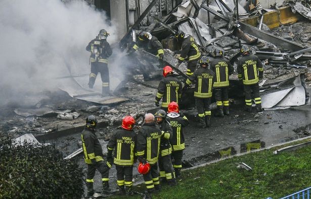 Во авиoнска несреќа загина романскиот милијардер, сопругата и синот: Авионот се сруши во зграда