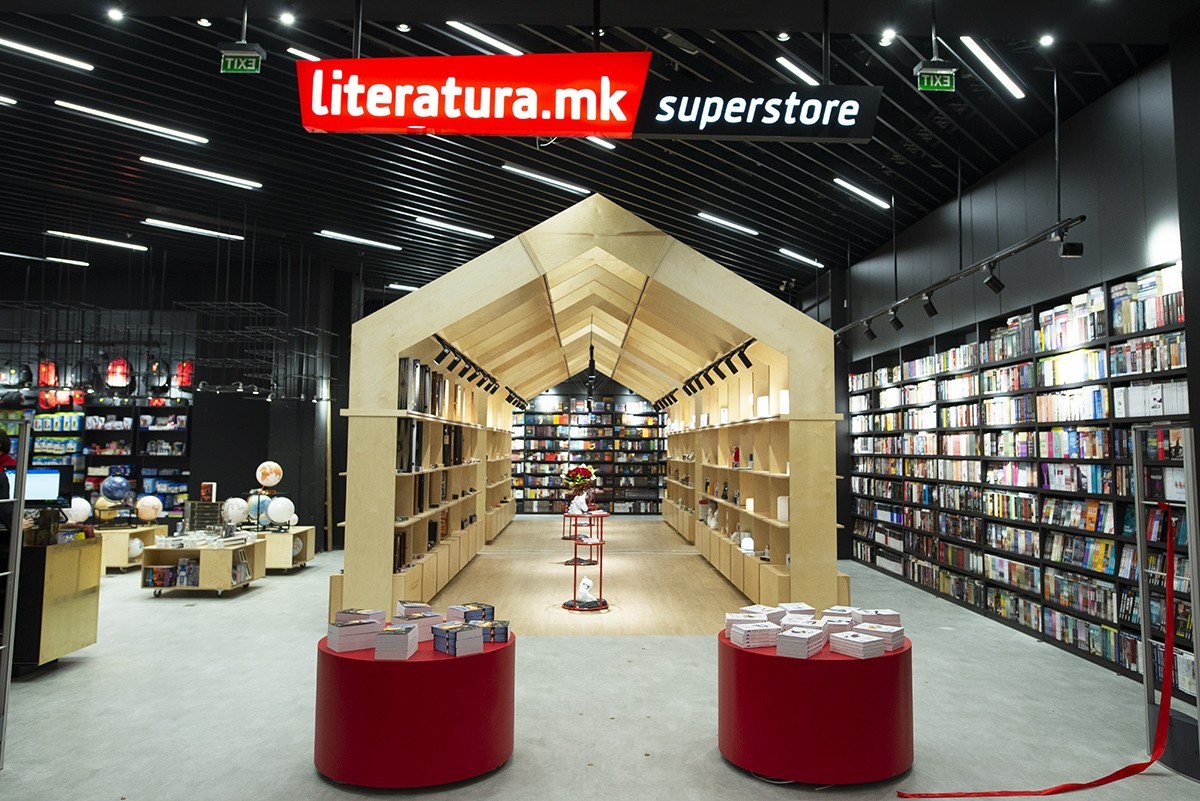 Literatura.mk Superstore ја почнува новата приказна во „Ист гејт мол“ со подарок книга за секоја купена книга