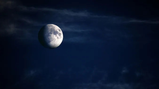 КИНЕЗИТЕ САКААТ ДА ЈА НАДМИНАТ НАСА: Први и единствени во светот создадоа вештачка месечина на Земјата