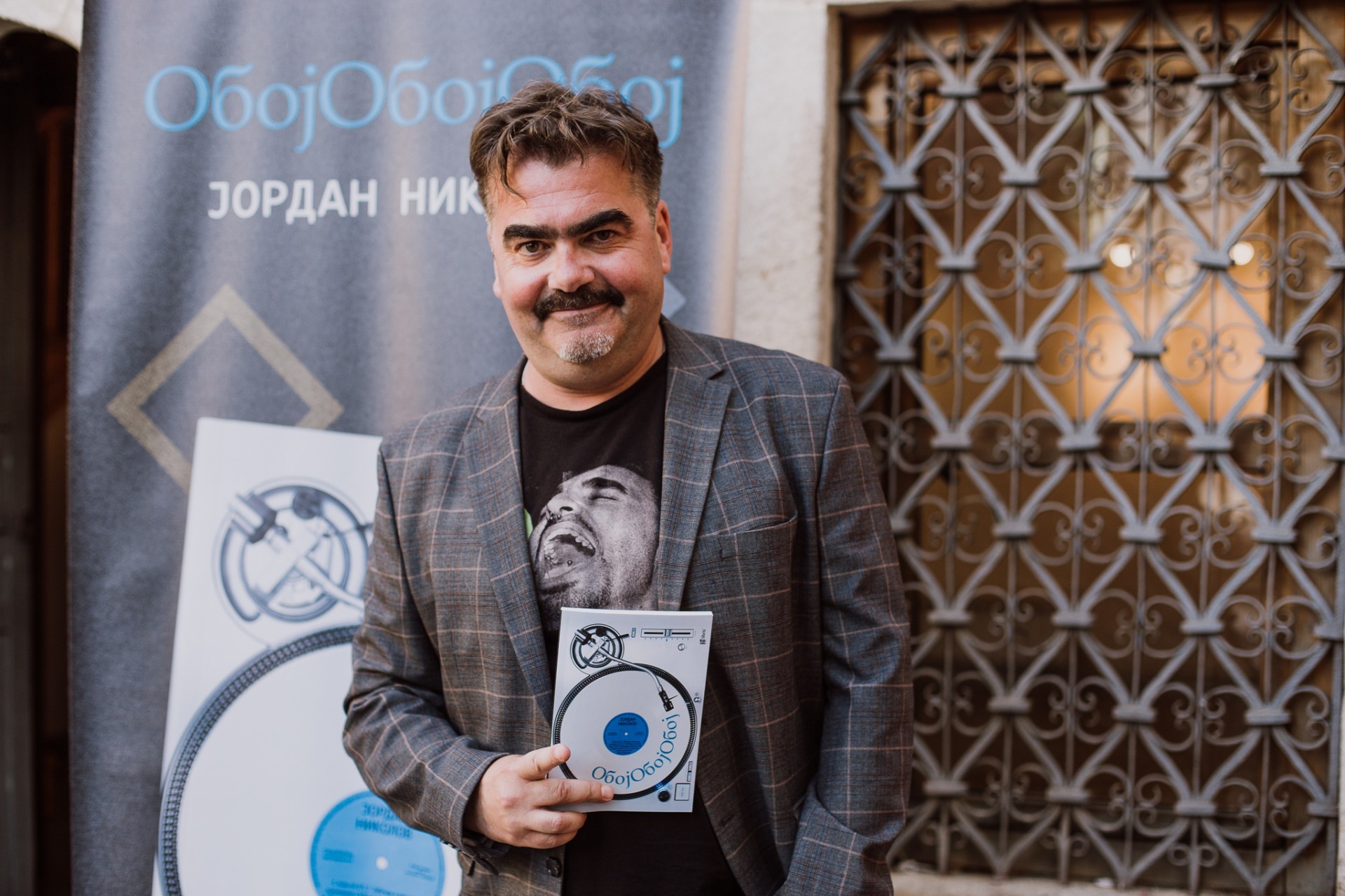 Јордан Николов: Книгата „ОбојОбојОбој“ е мојата книжевна плоча, со раскази како музички секвенции