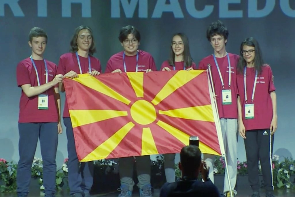 Браво златни деца: Македонските математичари освоија четири медали на Интернационална математичка олимпијада во Норвешка