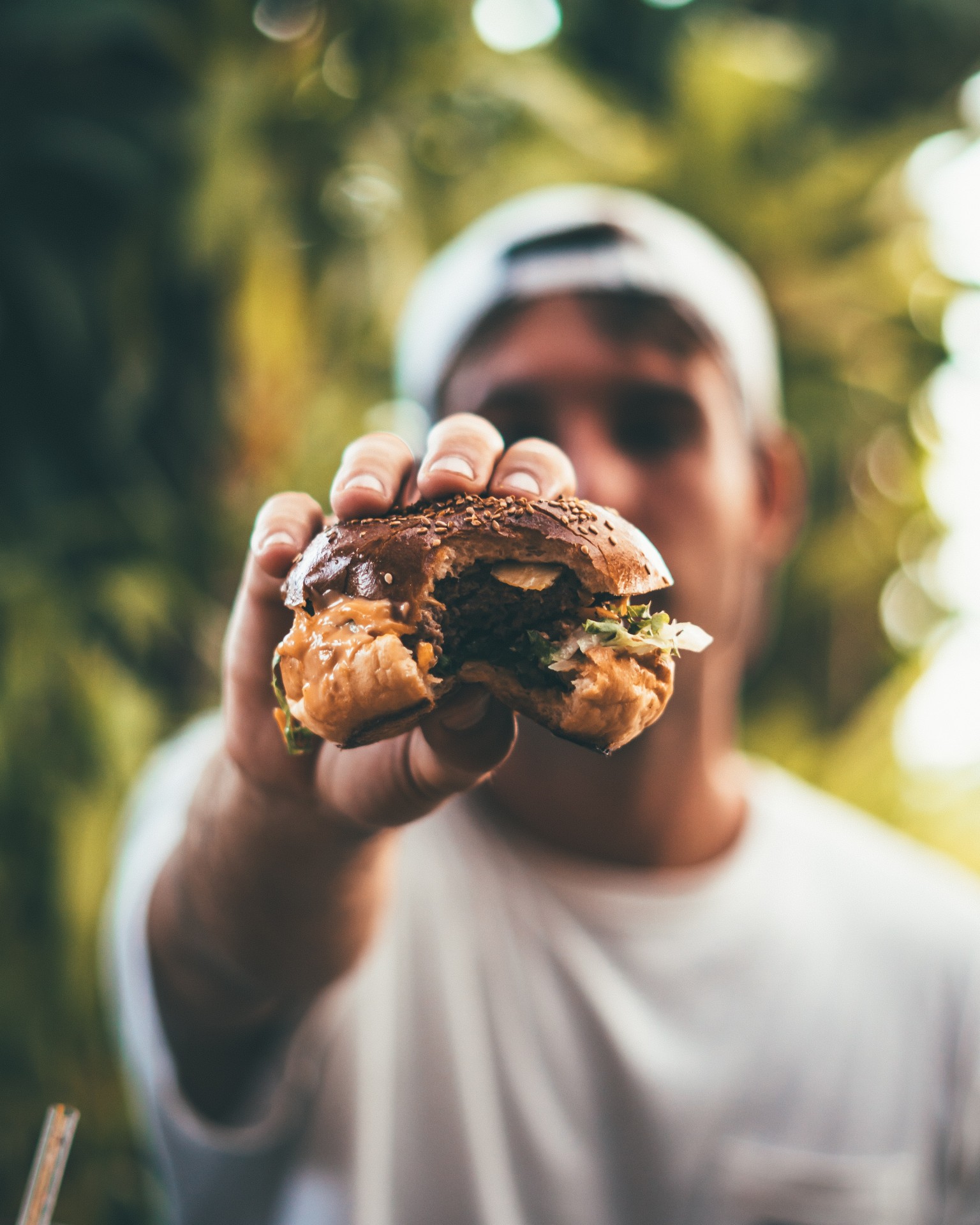 Колку чини најскапиот хамбургер на светот: 17 интересни факти за омиленото јадење на младите