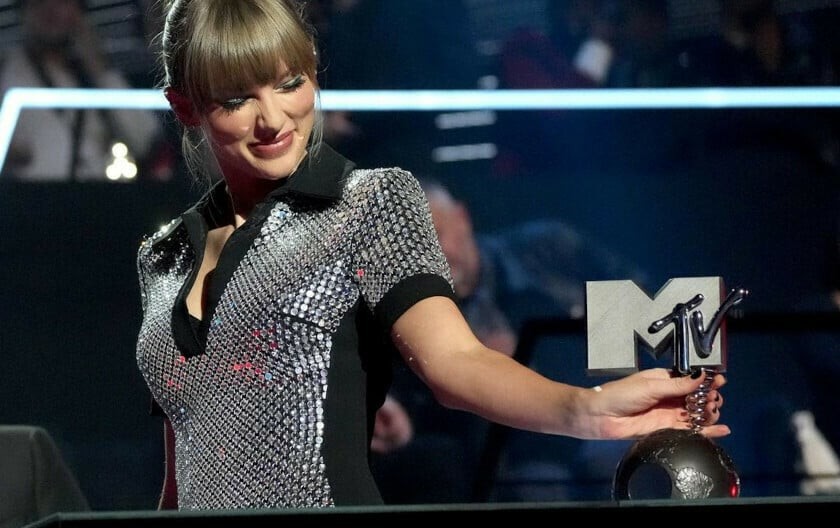 Се одржа доделувањето на наградите MTV EMA: Кој ја има песната на годината и зошто обожавателите на една се многу лути?