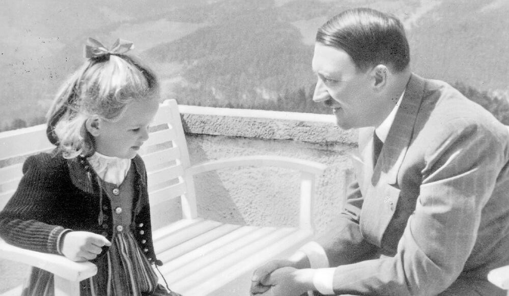 Приказната за другарството на Хитлер и малата Роза: Фактот дека таа беше Еврејка не ја намали неговата љубов кон неа