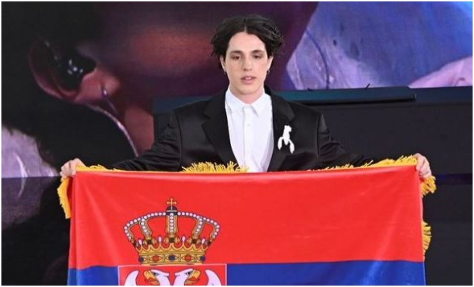 Српскиот претставник на Евровизија се огласи за британските медиуми: Простете што нема да можам да бидам весел, моите мисли се со жртвите и нивните семејства