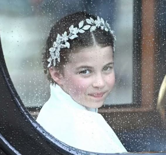 Добро погледнете во нејзините очи: Принцезата Шарлот е копија на жената на која и денес сите ѝ се воодушевуваат  (ФОТО)