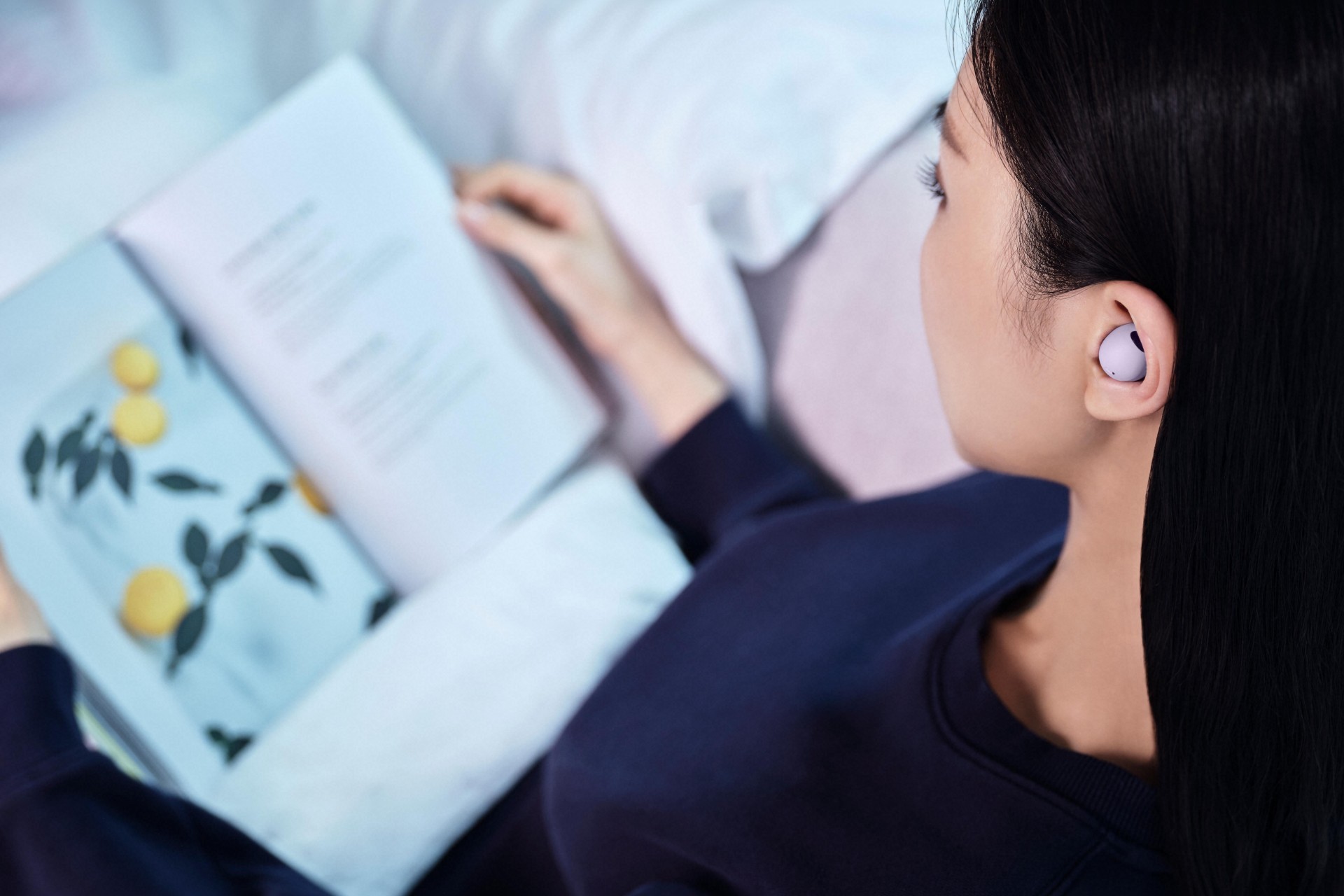 Galaxy Buds2 Pro донесуваат подобрен амбиентален звук (Ambient Sound) за лицата со потешкотии при слушањето