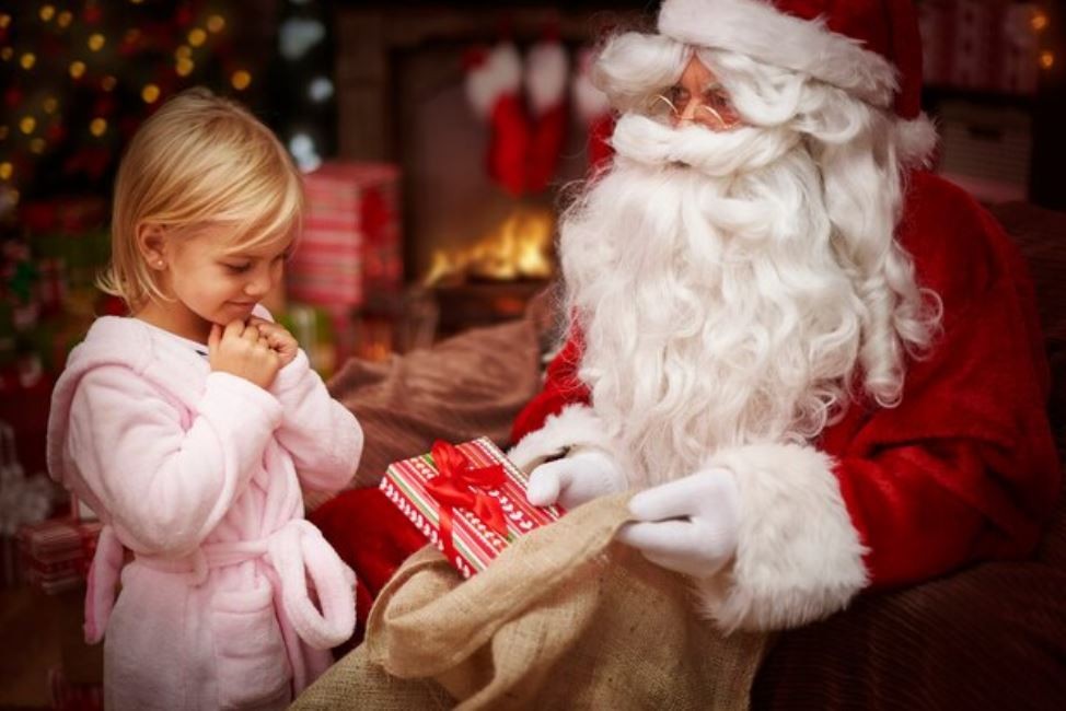 Еве кога е вистинско време на децата да им ја кажете вистината за Дедо Мраз