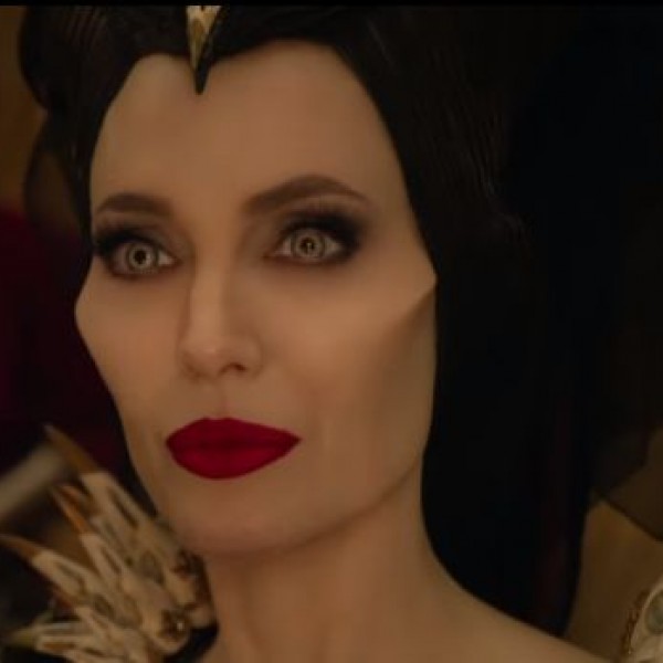 (ВИДЕО) Анџелина Џоли се надмина: Во продолжението на „Maleficent“ е уште пострашна!