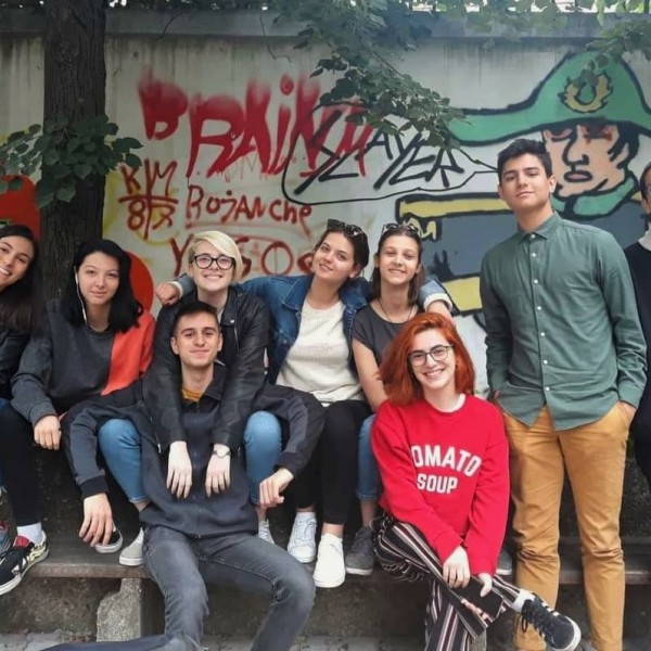 Младинската иницијатива S.H.A.R.E. од гимназијата Орце Николов од Скопје во акција – заедно во решавање на проблемите на младите