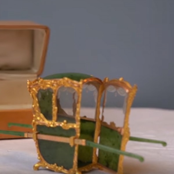 (ВИДЕО) Најскапата кочија на светот: Во неа би се возела минијатурната Пепелашка