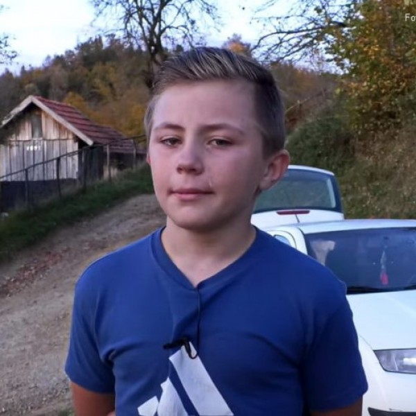 Мајка му го оставила на 7 години: 11 - годишниот Дејан живее тежок живот