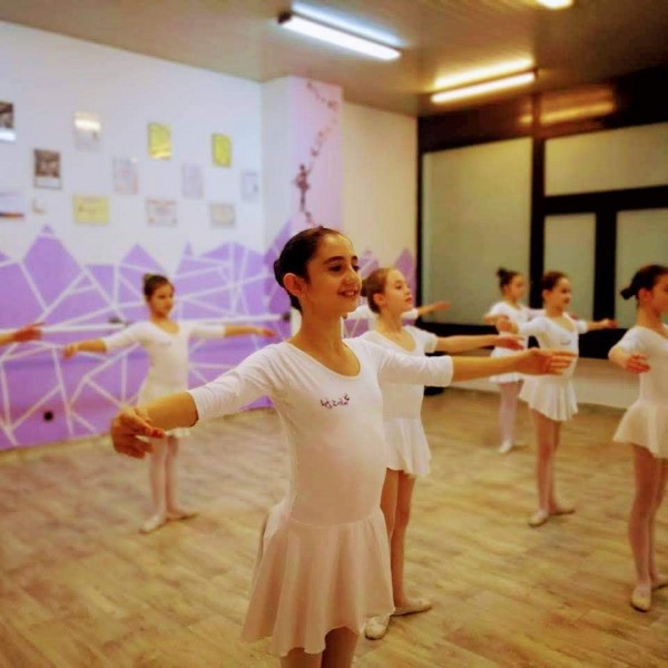Среде Москва се свиреше химната во наша чест: Интервју со младата балерина Нина