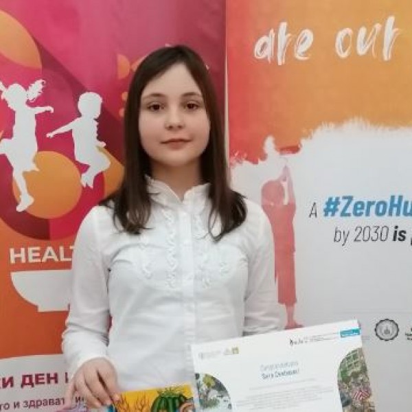 Единаесетгодишна Сара победник на натпревар на ФАО по повод Светскиот ден на храната