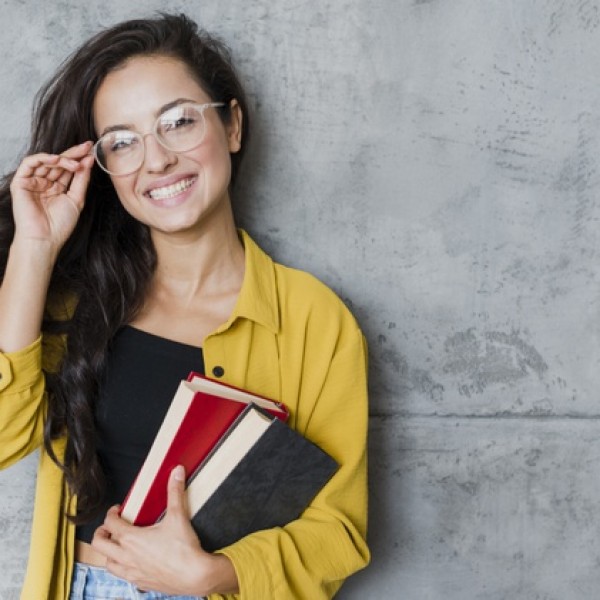 6 мејкап совети: Како да се нашминкаш доколку носиш очила?
