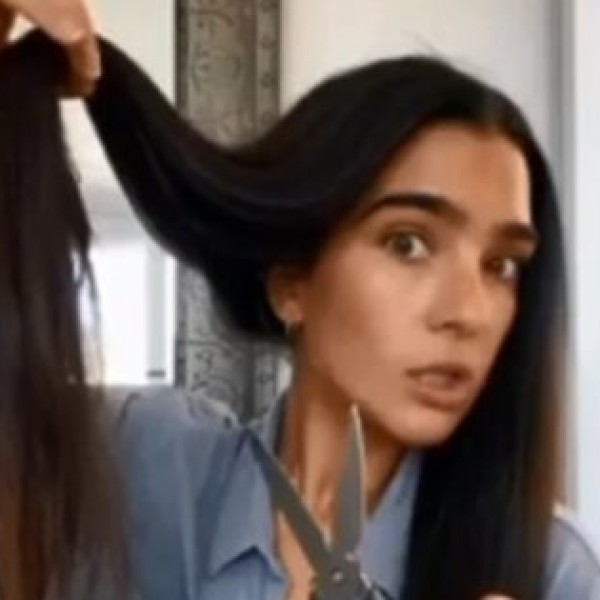 Трик за секоја девојка: Како сами да си ја скратите косата, а да не си ја уништите фризурата?