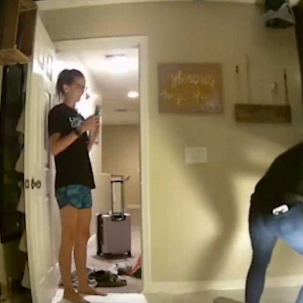 (ВИДЕО) Урнебесна пренк борба на цимери