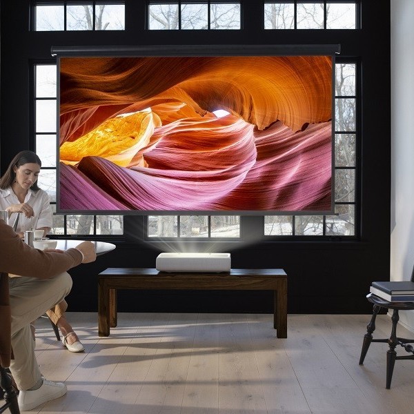 Совршено домашно кино - Samsung го претстави тројниот ласерски 4K проектор The Premiere