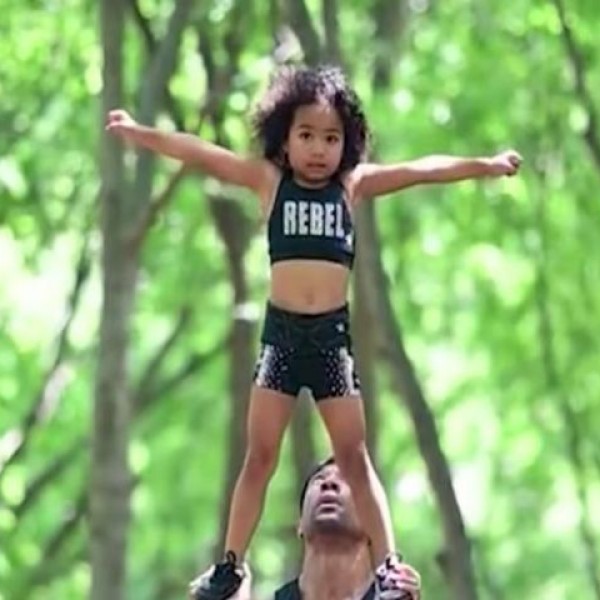 Видео од татко и ќерка кое ќе ве трогне: Она што го прават е феноменално