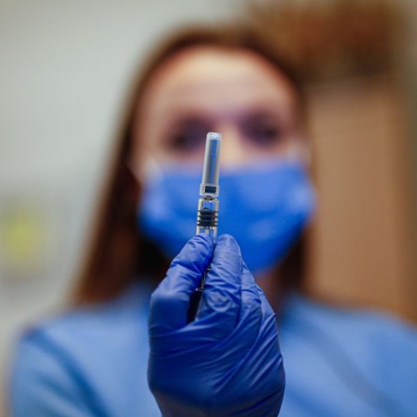 Познато е кога вакцината против коронавирусот ќе пристигне во Србија