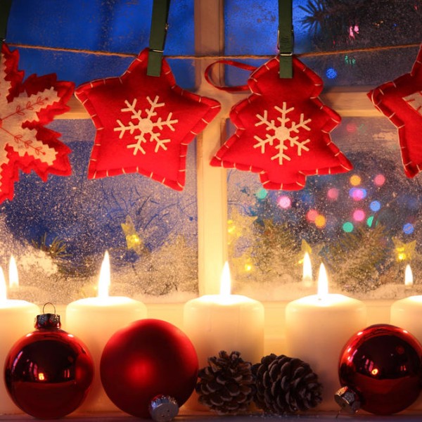 Најубавите предлози за новогодишни декорации на прозорците: Лесно, брзо и последици по празниците