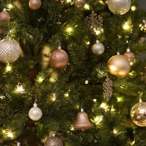 Зошто украсуваме елка за новогодишните празници?
