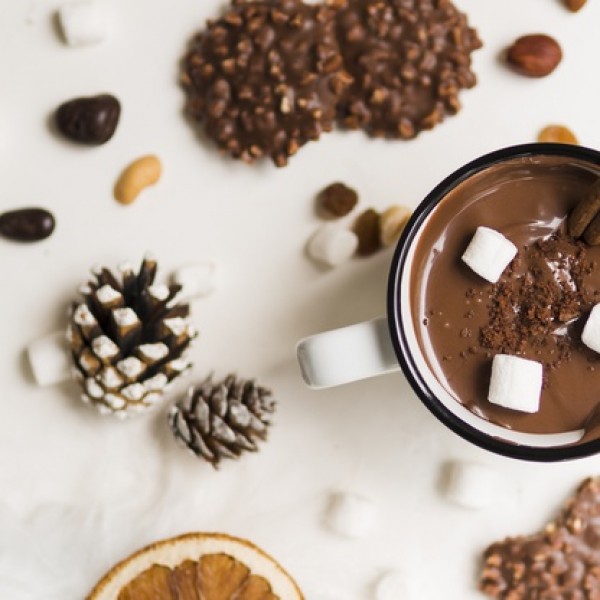 Не е за џабе омилен пијалок во зима: Изненадувачки здравствени придобивки од топлото чоколадо